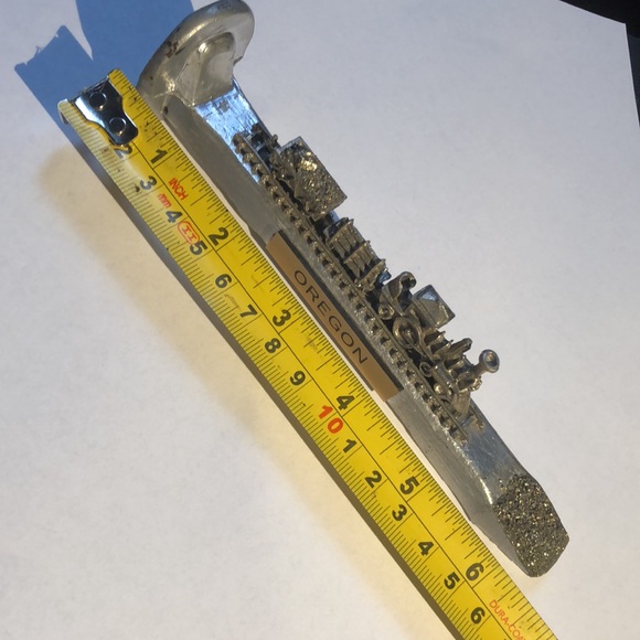 Train Metal knickknack Oregon sign on front railroad spike - Picture 11 of 13